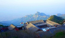 泰山地下大裂谷一日游